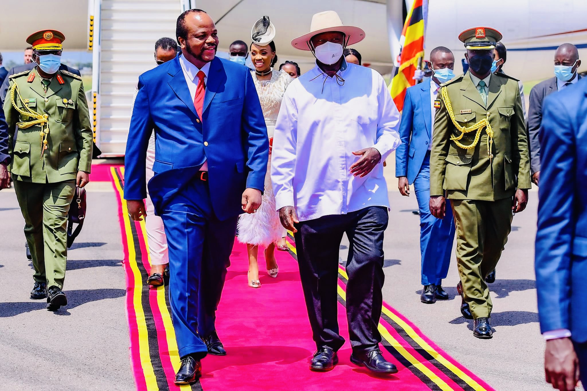 King Mswati warmly welcomed by Ugandan President Yoweri Museveni,calls for unity among Africans for economic emancipation.