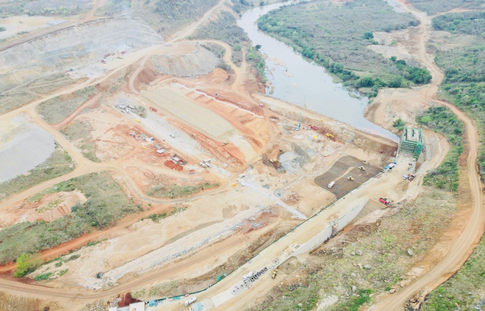Chinese company Zhengtai Group gets R150million Mpakeni Dam tender, EWADE Chief Executive Officer Officer(CEO) Samson Sithole applauds China companies for providing quality construction services.