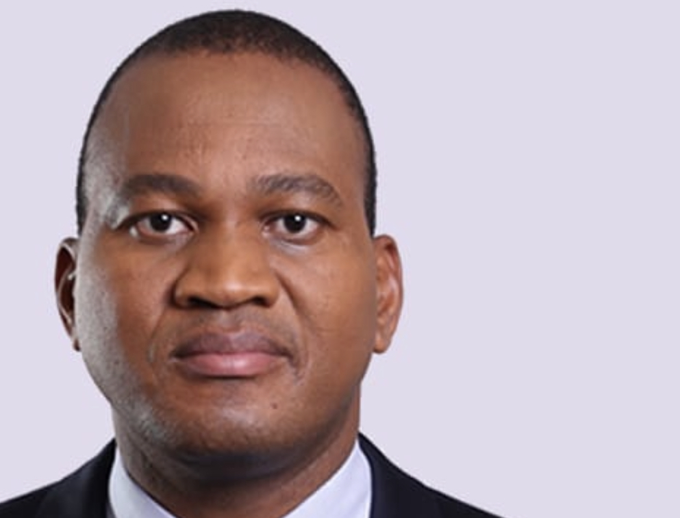 OPINION:Standard Bank Chief Executive Mvuselelo Fakudze behaving like a dictator by issuing 5.5% offer,employers and employees must negotiate as equal partners.