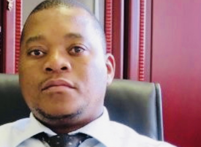 REVEALED:Pigg’s Peak CEO accused of ‘stealing’ over R300,000.00 while receiving protection from Urban Development Minister,Mayor Sipho Shongwe says “he is refusing to account on suspicious use of public funds”.