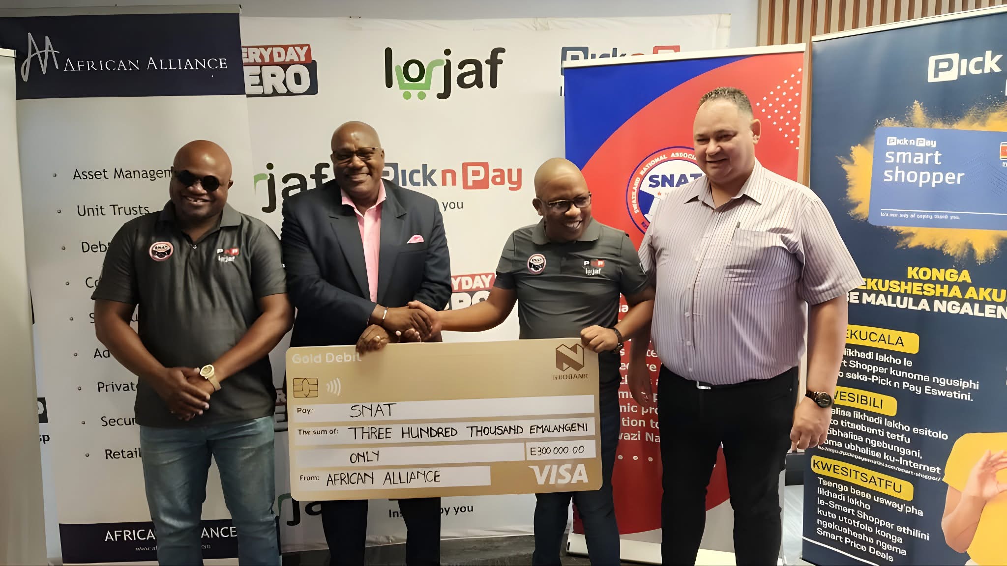 King Mswati’s Financial Advisor and African Alliance Partner Sthofeni Ginindza donates R300,000.00 in support of the World Teachers Day Commemoration.