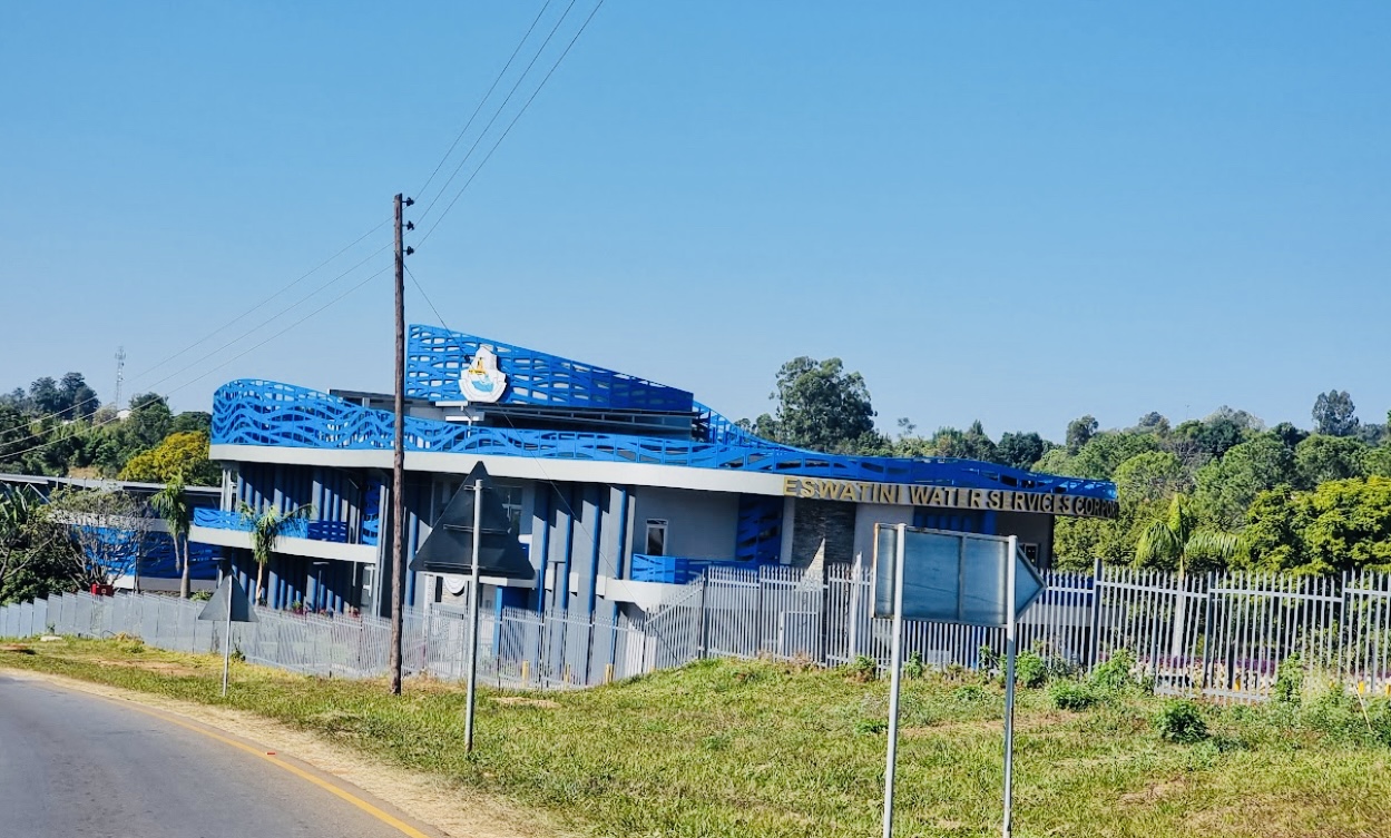 Eswatini Water Services Corporation(EWSC) expensive water to worsen health crisis, expert Mayibongwe Masangwane says “most emaSwati struggling without access to clean water sick”.