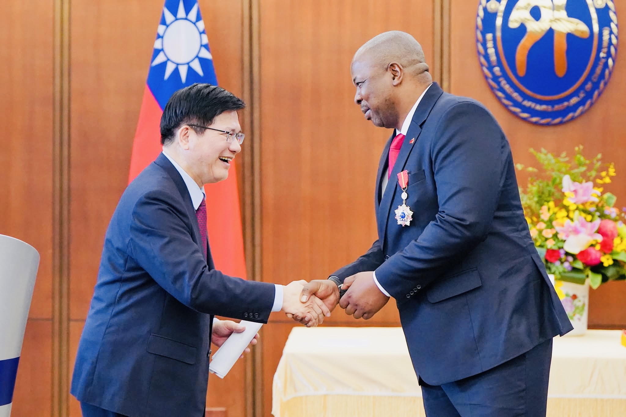 Eswatini National Commissioner of Police Vusi Manoma Masango attends Taiwan-Western Asia & Africa Forum on Regional Security and Transnational Crime, conferred with Medal of Friendship.