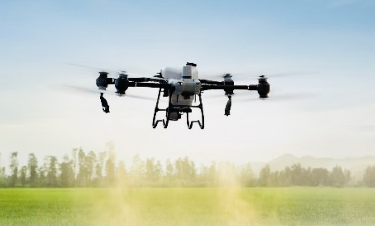 Ex-Enterprise and Employment Minister Lutfo Dlamini and other former MPs establish Agriculture Drone Spraying Company, project to assist erstwhile Legislators earn a living.