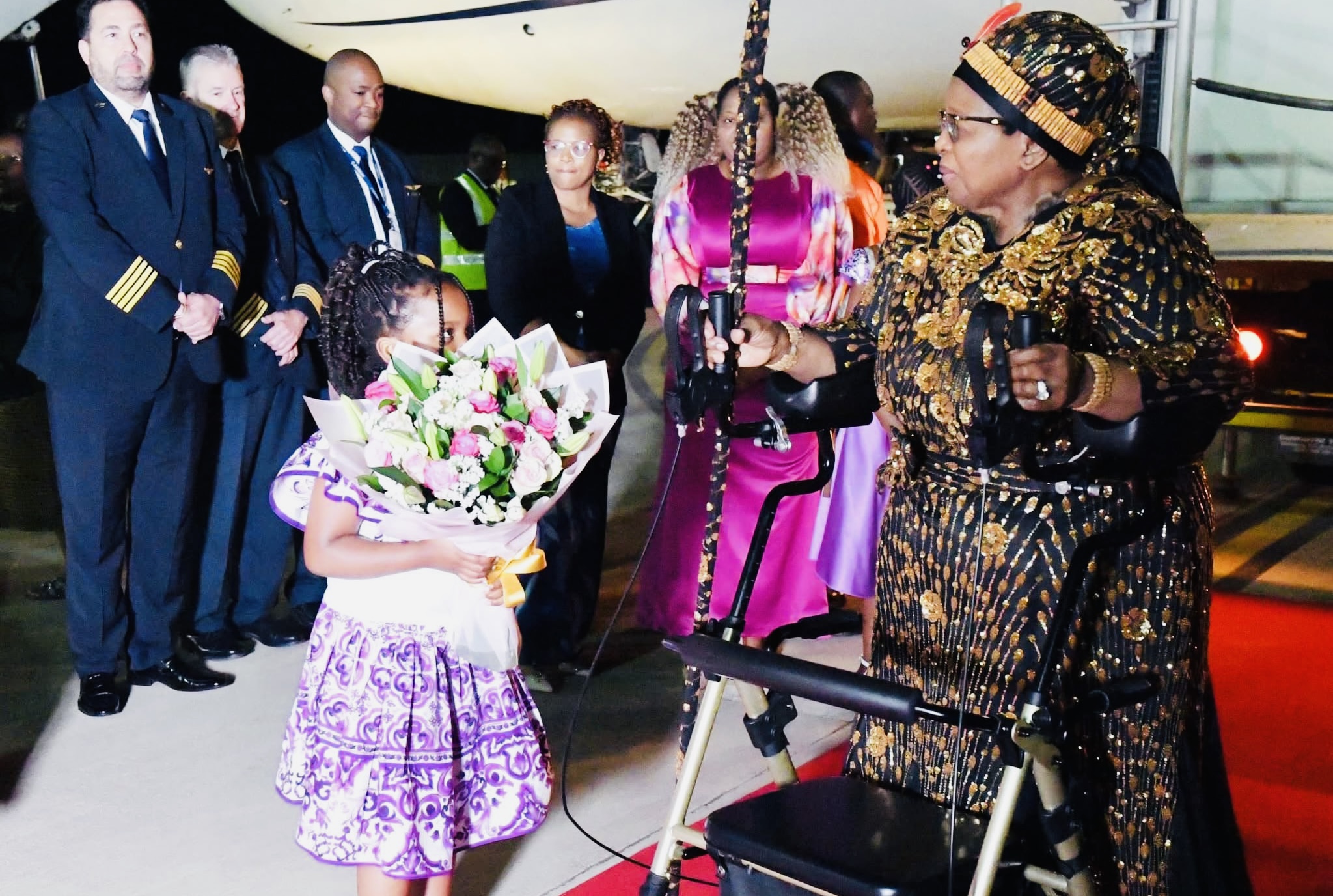 Queen Ntombi Tfwala returns from United Arab Emirates(UAE) medical check-up trip.
