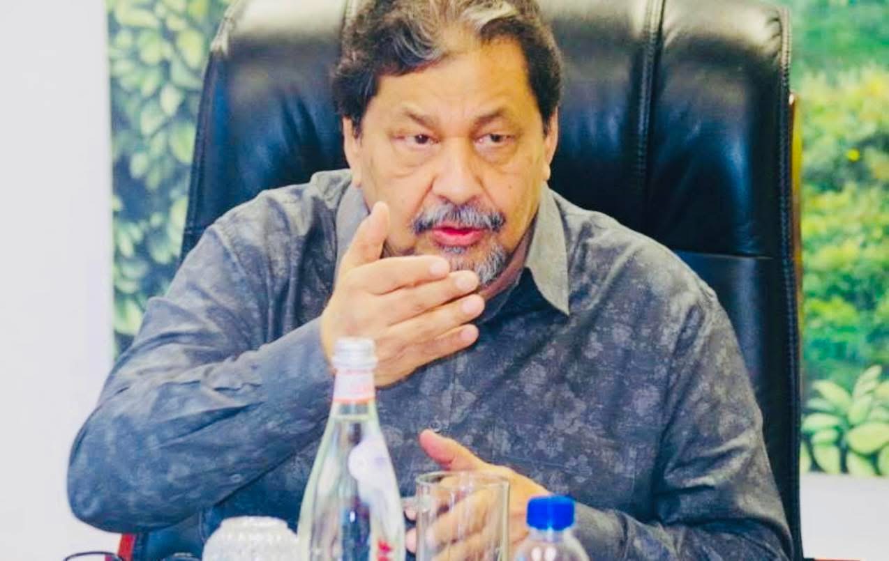 OPINION:Power belongs to the people not journalists, State controlled media cannot easily shape public opinion to accept shortage of drugs in public hospitals as a normal situation.