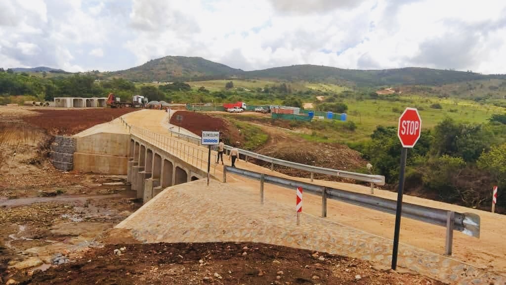 R8million Micro-projects Dlomodlomo Bridge opened at Sandleni community, Education and Training Minister Owen Nxumalo sees an opportunity for the construction of a High School.