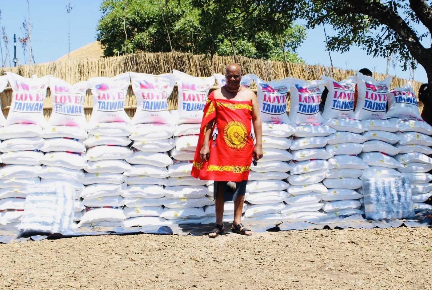 Taiwan donates 120 bags of rice to kaLanga uMphakatsi residents.
