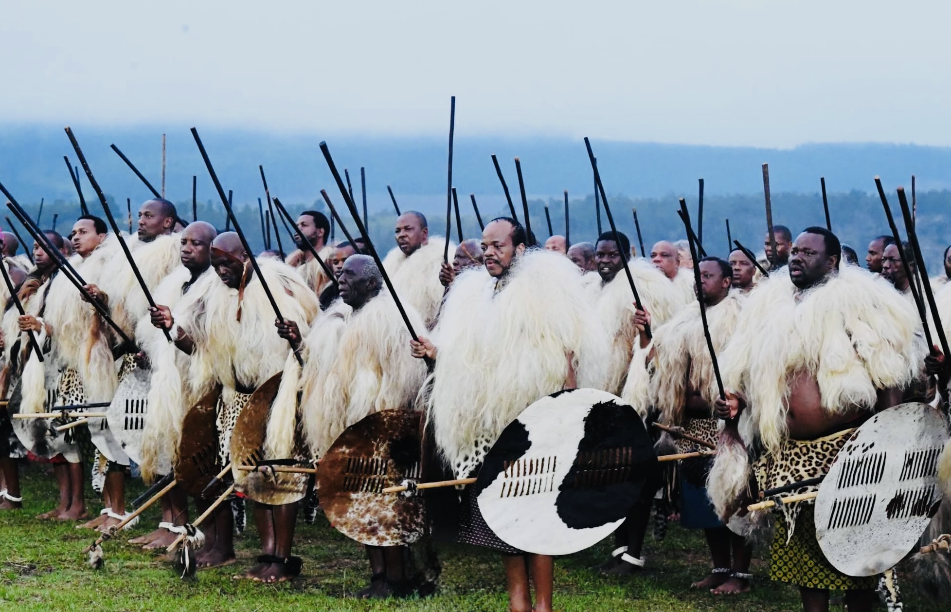King Mswati moves to dance Incwala at Mbangweni Royal Residence, throngs of emaSwati attended event.