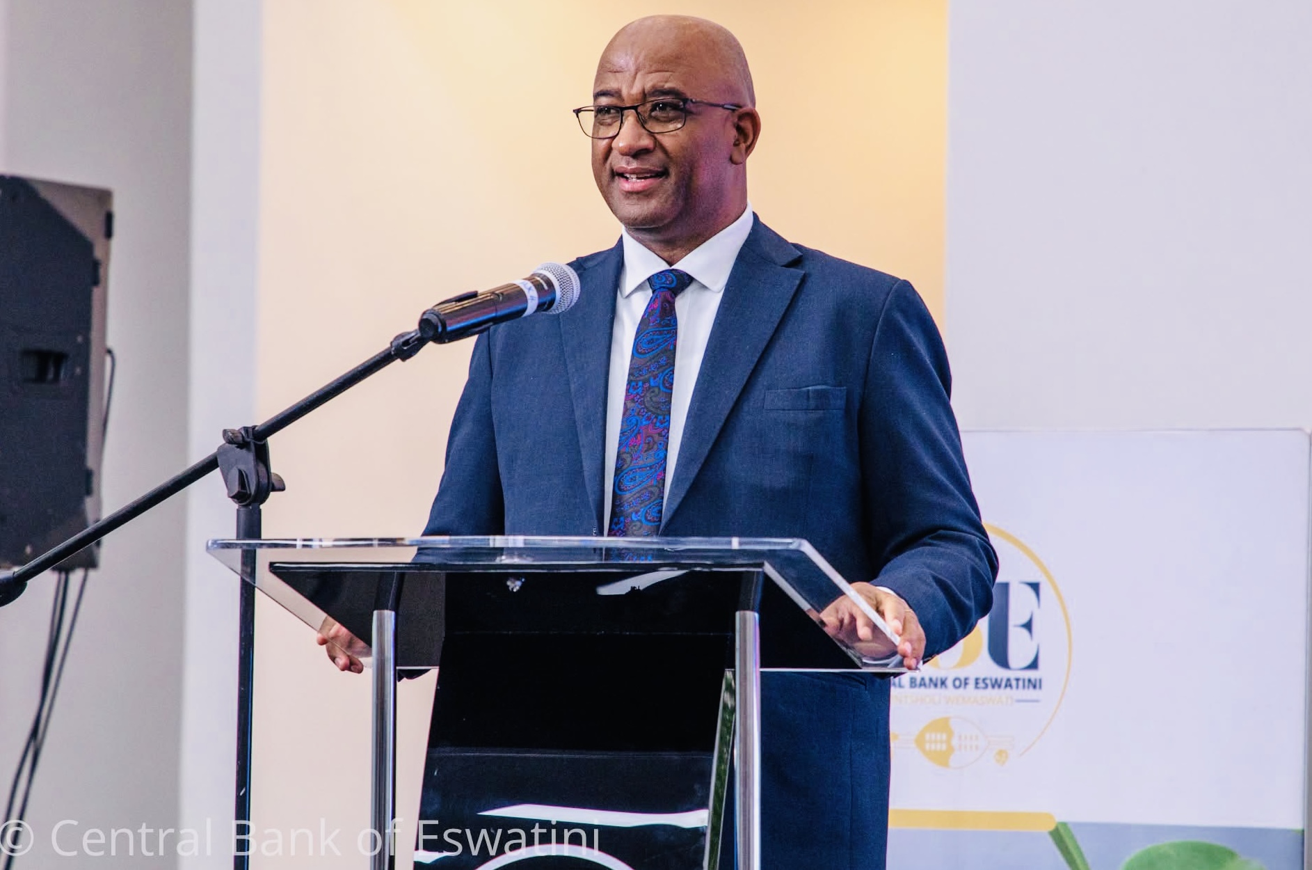 Central Bank Governor Dr Phil Mnisi praises Finance Minister, says Budget Speech resonates with King’s Speech from the Throne calling for service delivery.