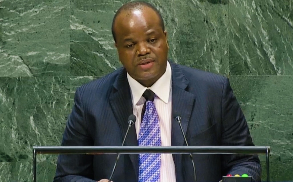 REVEALED: King Mswati’s Office allegedly ‘grabbing’ passports as royal guards dump Monarch for well-paying United States jobs, Spokesperson Percy Simelane clarifies.