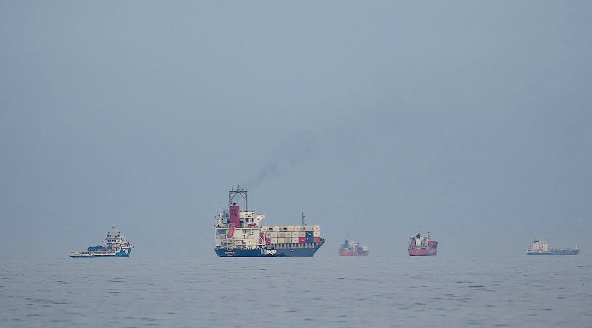 Iran deploys explosive ‘suicide skiffs’ disguised as fishing boats to bomb ships attempting to pass through in Strait of Hormuz, maintains no drop of oil from the Middle East will reach America and their enemies.