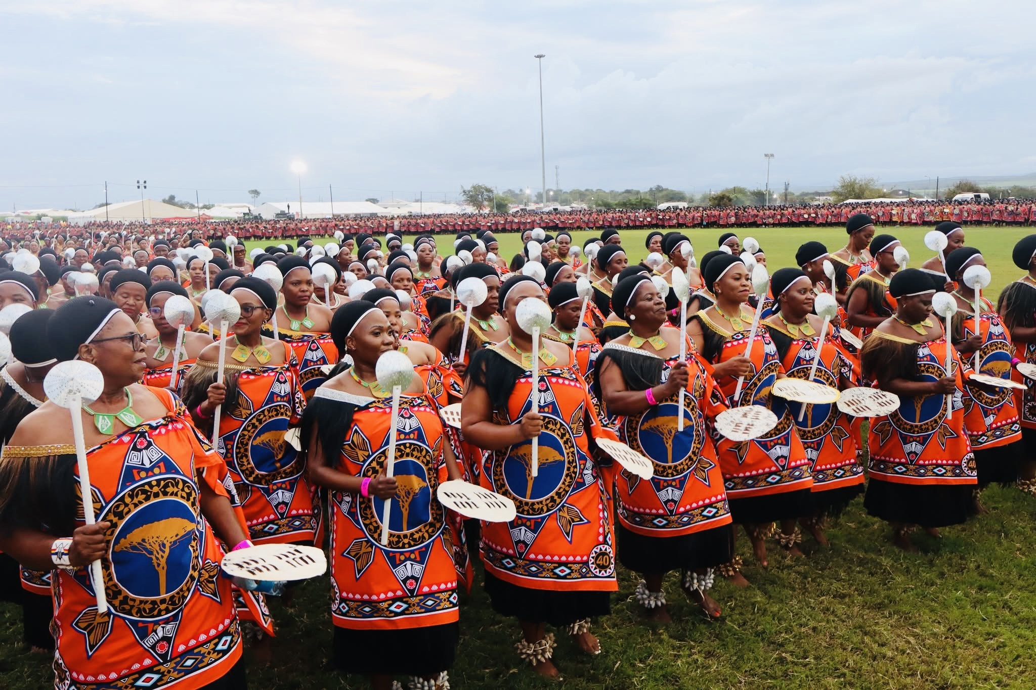 Eswatini temporarily halts operations in all Government Departments despite economic hardship, thousands of civil servants attending annual Buganu traditional alcohol drinking ceremony graced by South African artist Mthandeni ‘SK’ Manqele.
