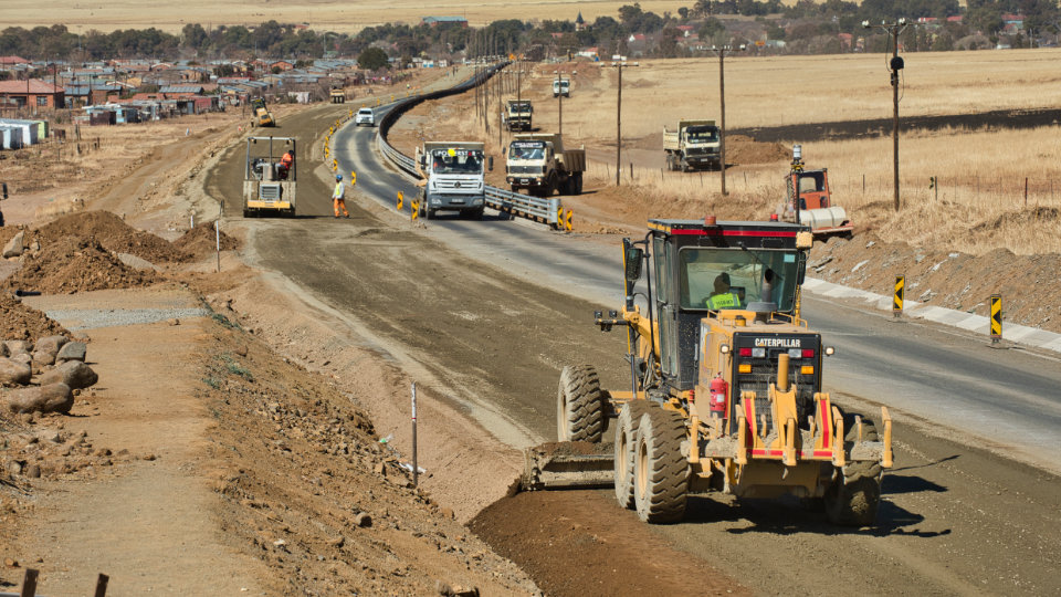 WBHO in a Joint Venture with Stefanutti Stocks, Acting Roads Engineer Mthunzi Fakudze formally communicates over R2.5billion tender award as construction of Siphofaneni-Sithobela-Siphambanweni Road begins.