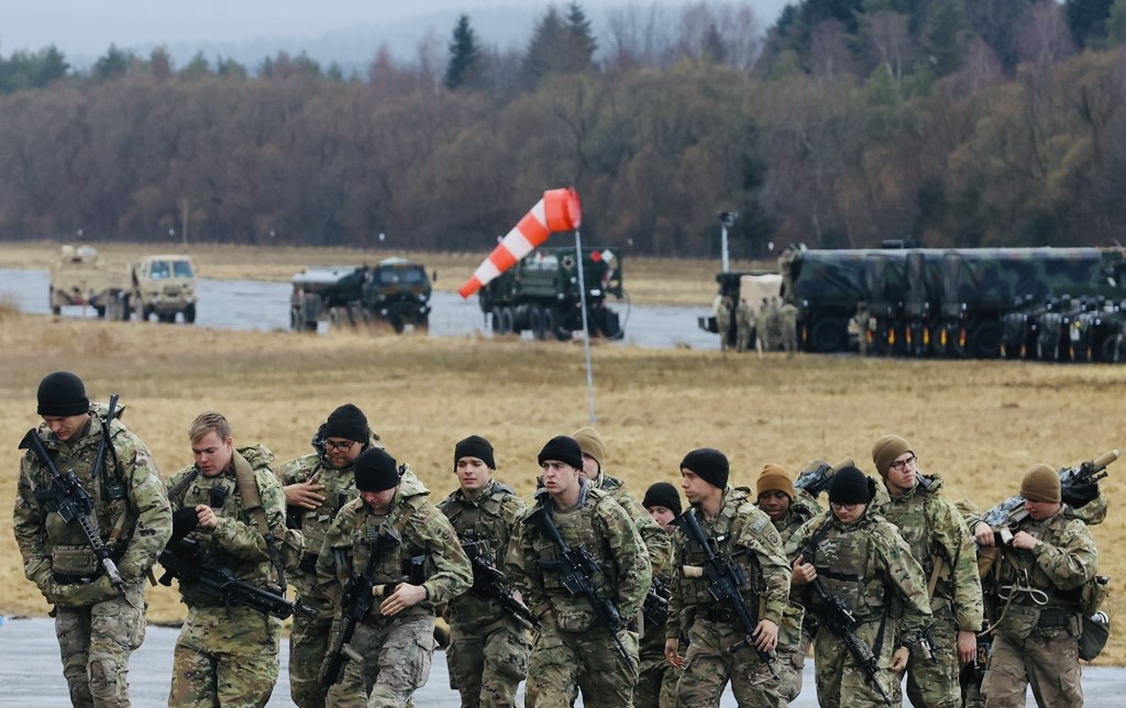 “United States to send 3000 more soldiers to the Middle East”, Sky News reports.