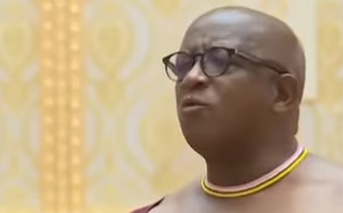 Lobamba Lomdzala MP Marwick Khumalo says Parliament must consider halting of all Government projects and focus on addressing shortage of drugs in public hospitals.