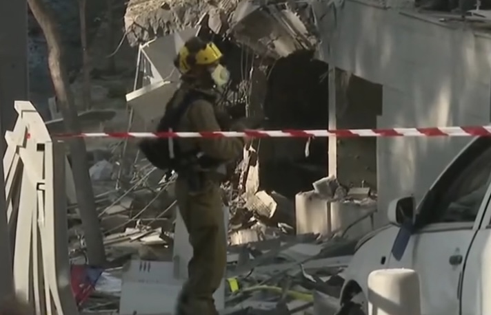 BREAKING NEWS:Fox News reporting that Iranian missiles are striking multiple areas in Israel on Thursday morning in a large scale attack.