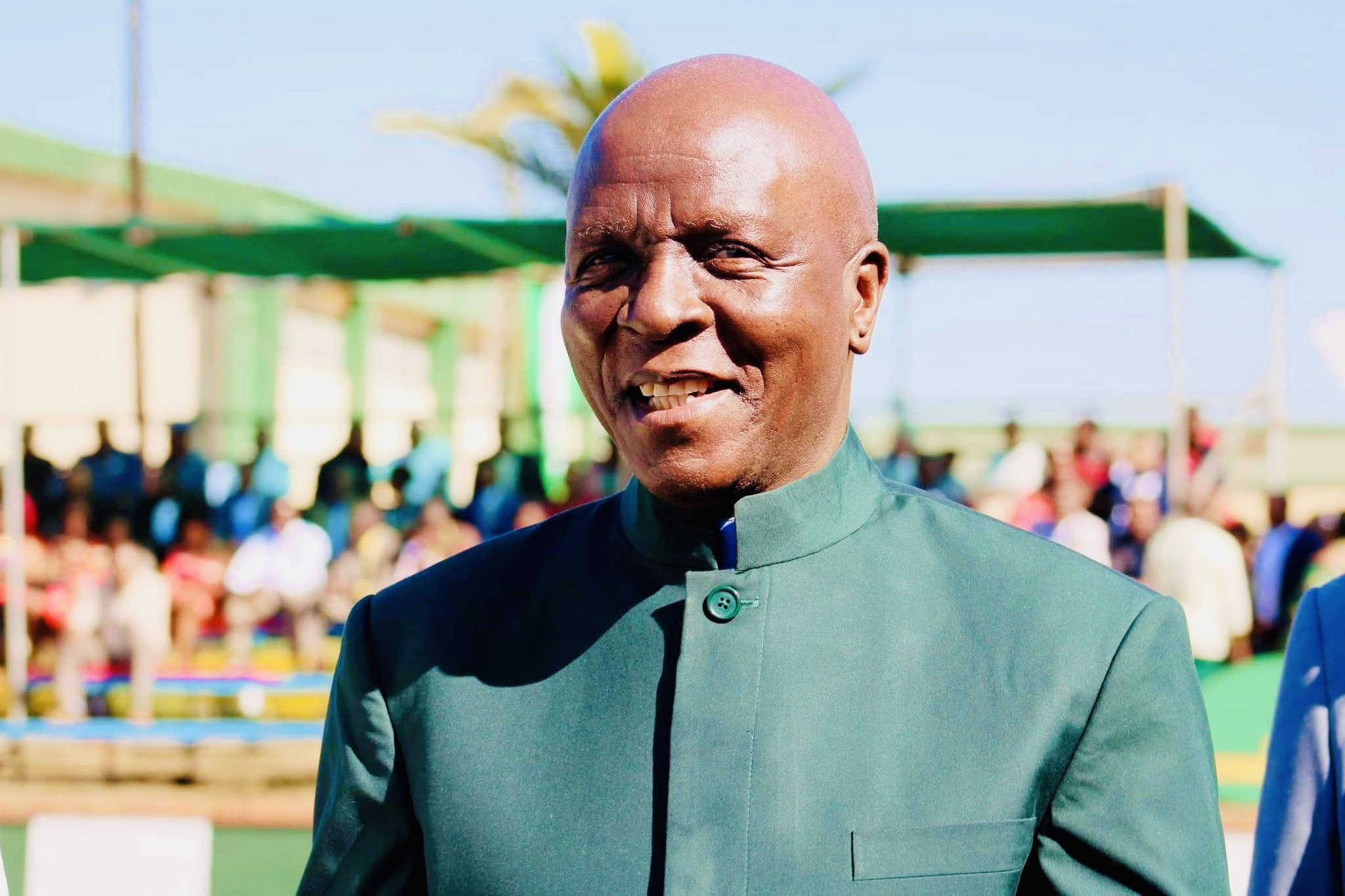 Justice Minister Prince Simelane gains popularity for kneeling down before King Mswati, asking for forgiveness on behalf of convicted MP Mthandeni Dube.