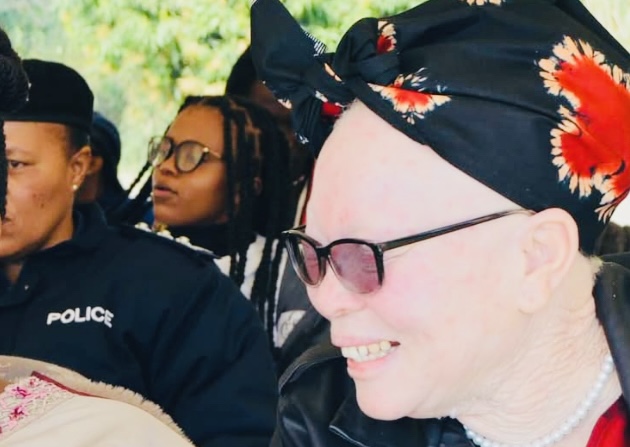 “Sale sikhawula bekunene seyenele”, says editor as he receives massive financial support for his LaMgabhi eTiyeni Primary School R50,000.00 shoes donation, extra R10,000.00 donated to Stuky Albinism Foundation.