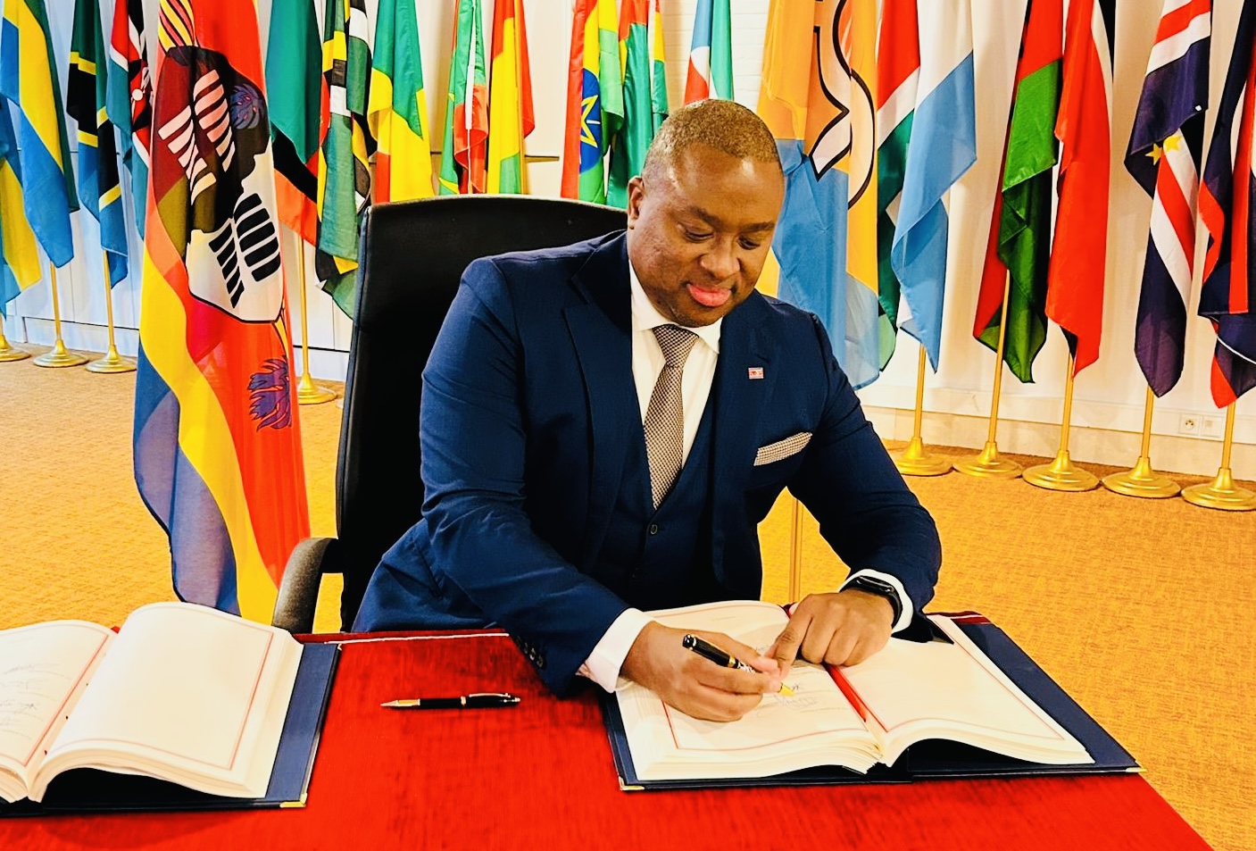 EXPOSED:Inkhosikati LaMbikiza, Army Commander and Attorney General(AG) in a secret meeting plotting to kill Mswati, highly sensitive electronic evidence reveals how King’s private clothes were taken to a Mozambique traditional healer.