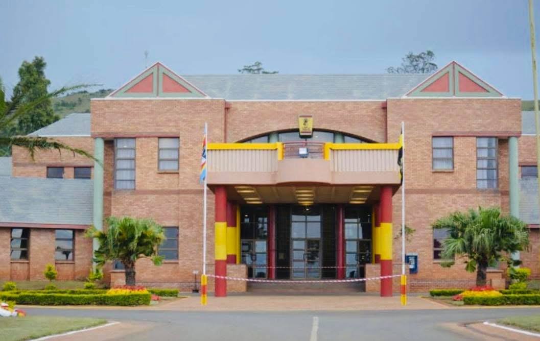 BREAKING NEWS:Army Commander Mashikilisane Fakudze to be locked out of Nokwane Headquarters amid refusal to resign, police concluding criminal case reported by Brigadier General Zenzele ‘Ace’ Dlamini.