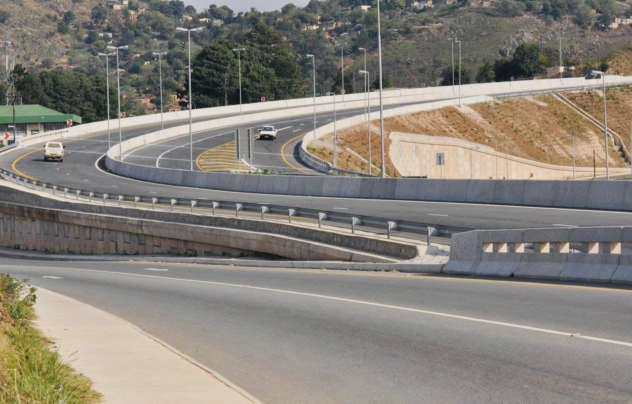Eswatini now rated among top five(5) countries with best quality roads, African Development Bank(AfDB) loan funded R2.5billion Siphofaneni-Siphambanweni road to improve ranking.