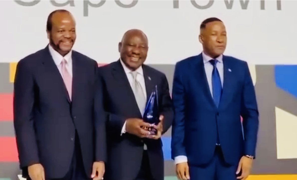 AU WATER SUMMIT:King Mswati honors South African President Cyril Ramaphosa and other Heads of State for achievements towards climate resilient-solutions.