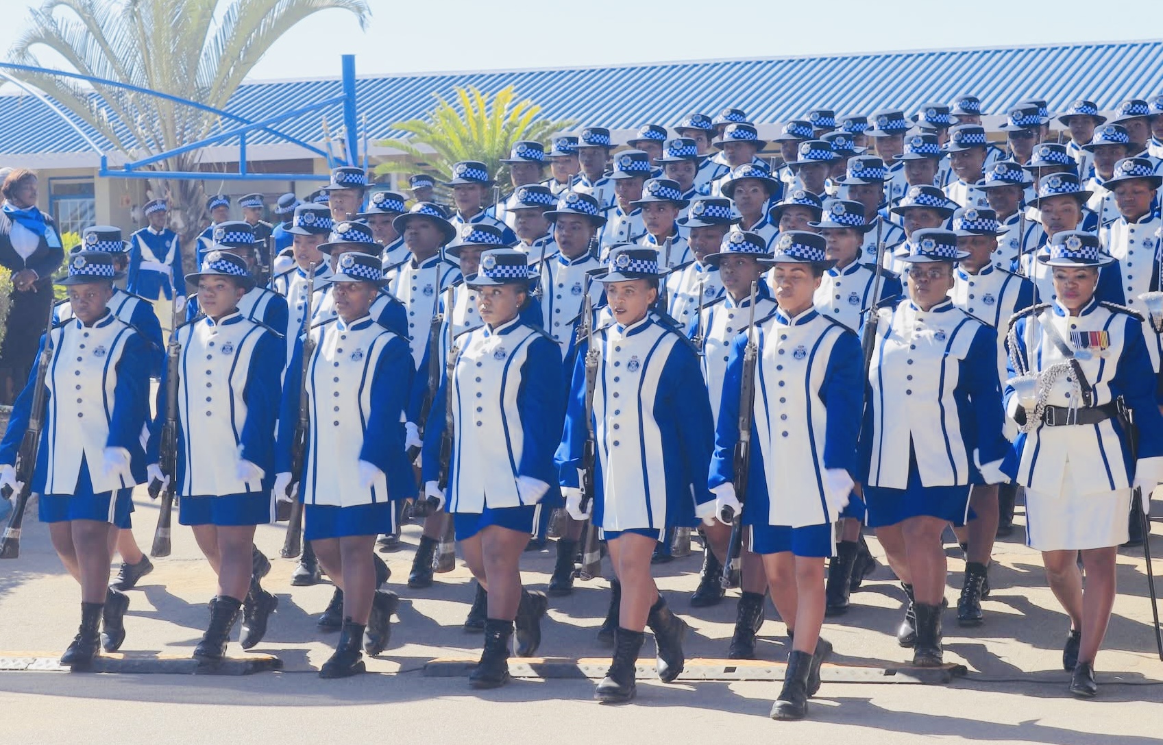 SALARY INCREMENT SIGNED AGREEMENT:Senior cops to receive over R30,000.00 back-pay, only R300.00 increment and R10,000.00 backpay for junior police officers.
