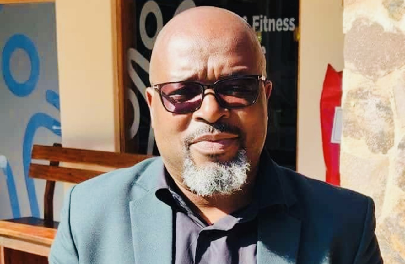 Businessman Mxolisi ‘Waxola’ Mabuza shot by gunmen on his way home, says he suspects car hijacking.