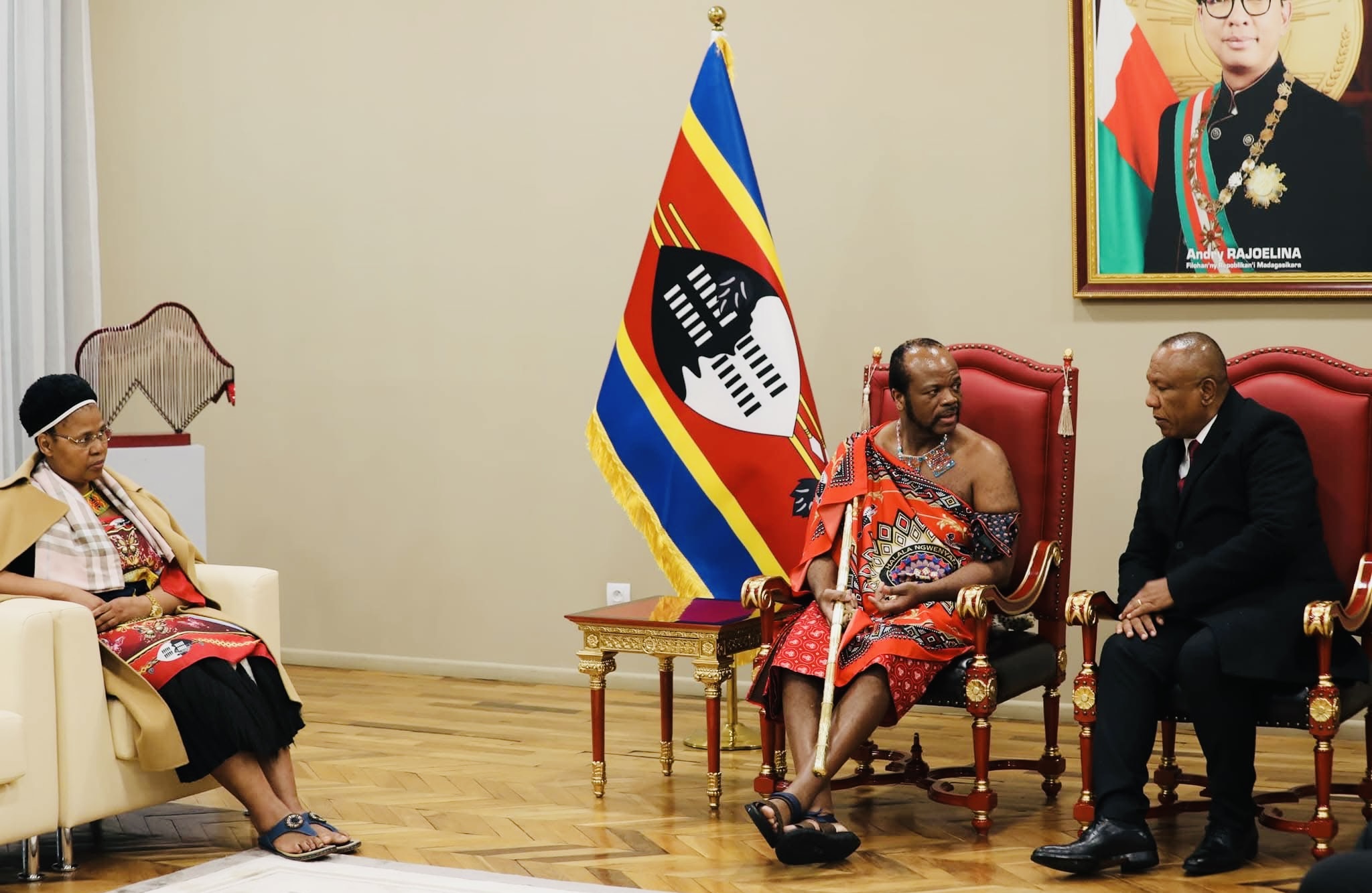 King Mswati arrives safely in Madagascar for SADC Summit, accompanied by Inkhosikati LaMatsebula.