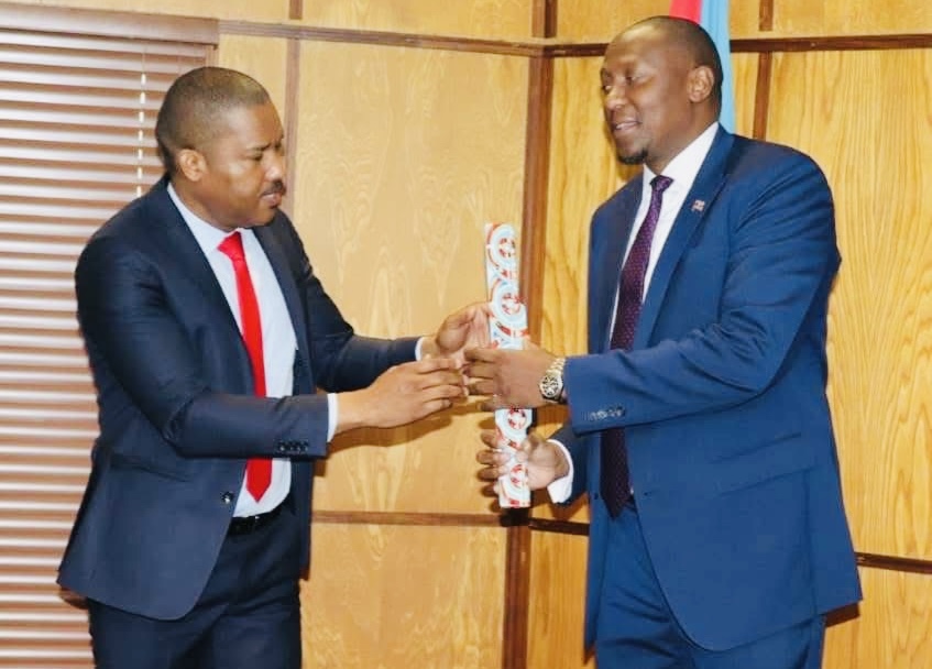 Prime Minister Russell Dlamini hands over King’s Baton to Malawi as part of 2026 Commonwealth Games preparations.