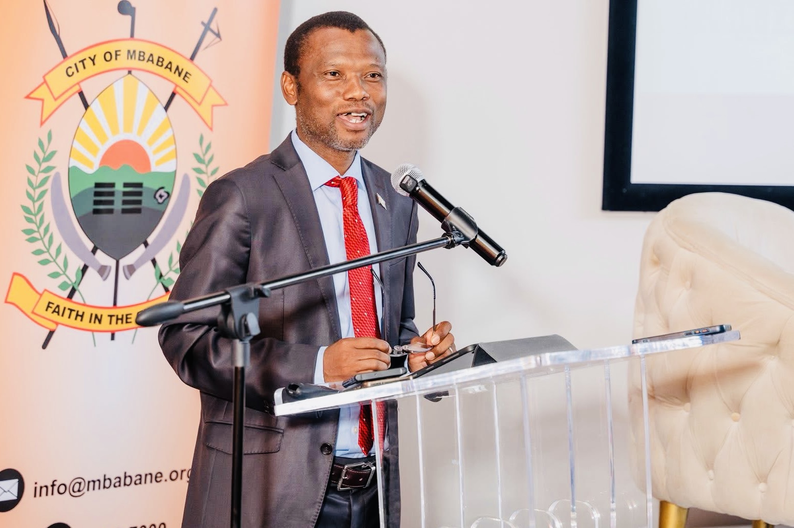 Housing and Urban Development Minister Apollo Maphalala launches “Smart City Living”.