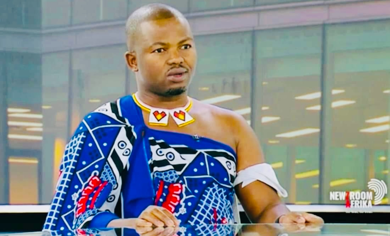 Elections Commission Prince Mhlabuhlangene applauds editor Zweli Martin Dlamini for objective reporting after unpacking context of the Tinkhundla system.