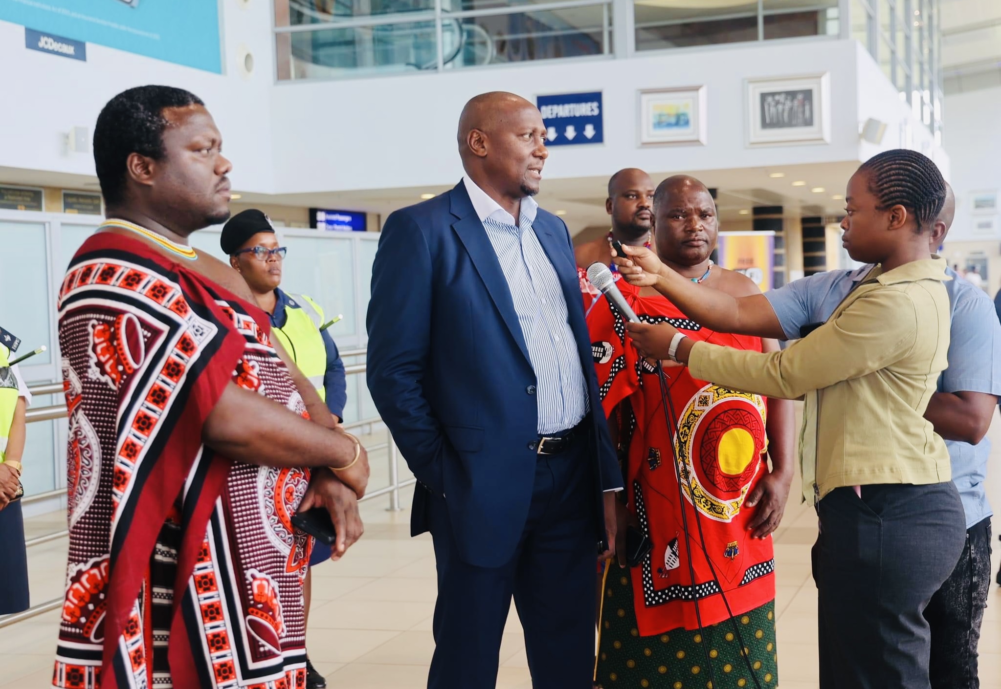 Prime Minister Russell Mmiso Dlamini leaves for Burundi to represent King Mswati in COMESA Heads of State Summit.