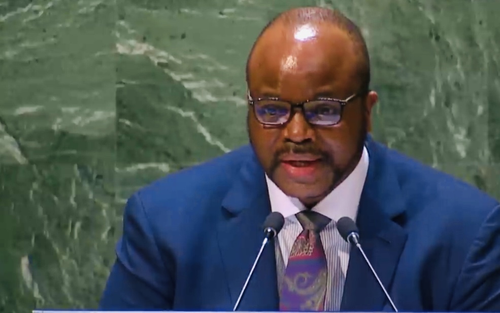  REVEALED:State owned Radio Station Chief editor Bhekizwe Gwebu allegedly allocates himself King Mswati’s UN General Assembly trip amid outcry in the newsroom, to benefit about R500,000.00 as traveling allowance.