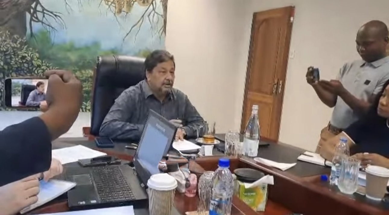 SwaziPharm Director Kareem Ashraff calls Editors Forum Breakfast Meeting, denies looting billions of public funds.