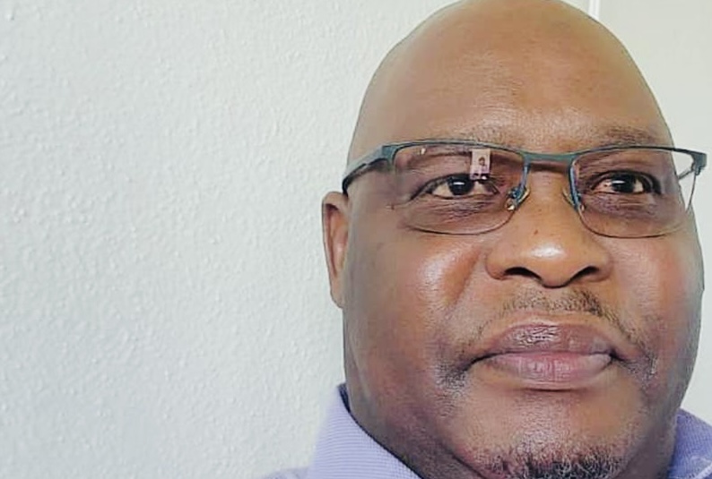 Government Spokesperson Alpheous Nxumalo advises editor Zweli Martin Dlamini to come back home, says “wena ucoca nabo onkhe malanga labakaNgwane buka nyalo sebakutjelile kutsi contract yami bayayi-renewa mine ngingati nekwati”.