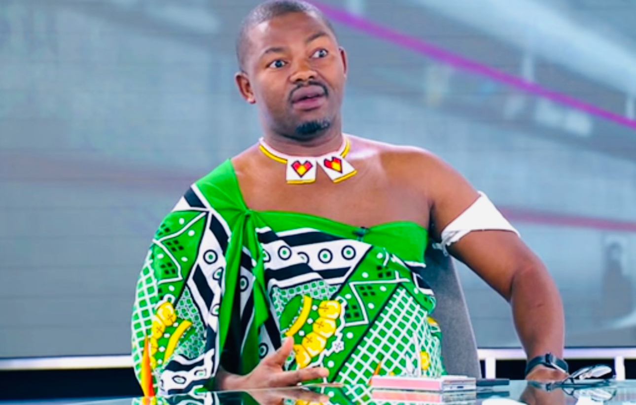 RESPONSE TO ALPHEOUS ADVISE:Editor says he has an electronic system that makes him feel at LaMgabhi, is able to watch LIVE everything happening inside home and surroundings.