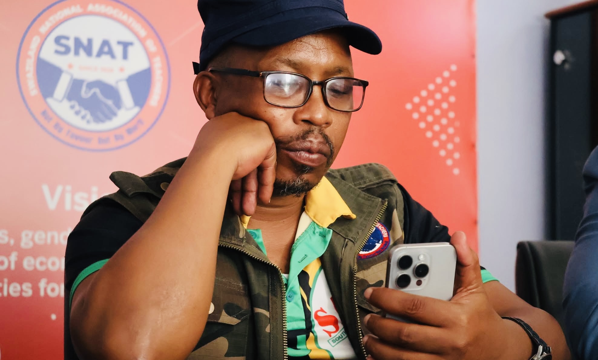 SNAT President differs with NAPSAWU President Bawinile Ndlovu on interpretation of Consultant report, says “Government will not reduce salaries for current civil servants but changes might affect new employees”.