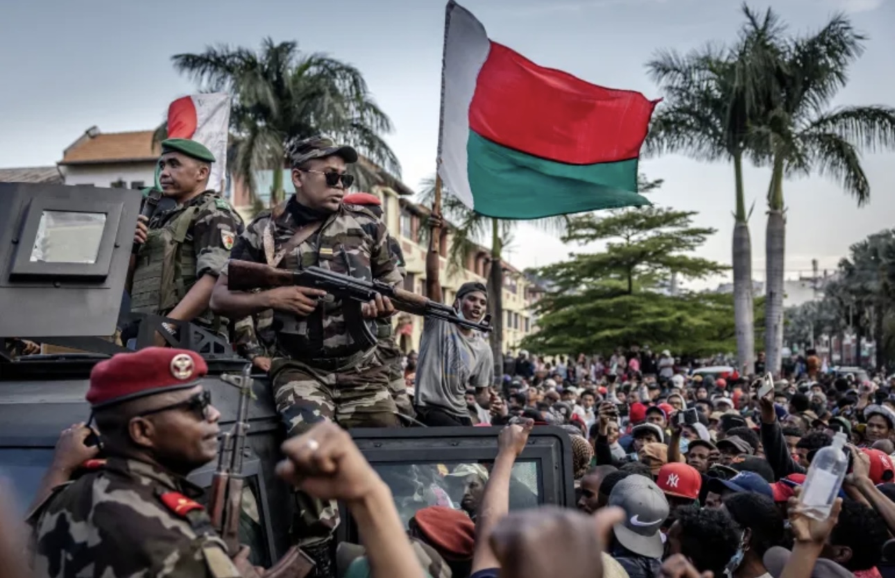 Madagascar soldiers urge other members of the military and the police not to take “shoot to kill” orders from their superiors,  unite with protesters and oust President Andry Rajoelina.