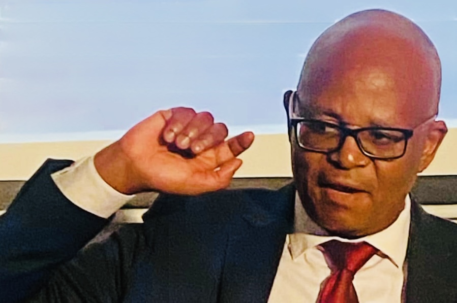 BREAKING NEWS:Ministry of Health Principal Secretary(PS) Khanya Mabuza might face R100,000.00 money-laundering charges on alleged suspicion he colluded with suppliers, Car-Wash ‘boys’ steal money inside car.