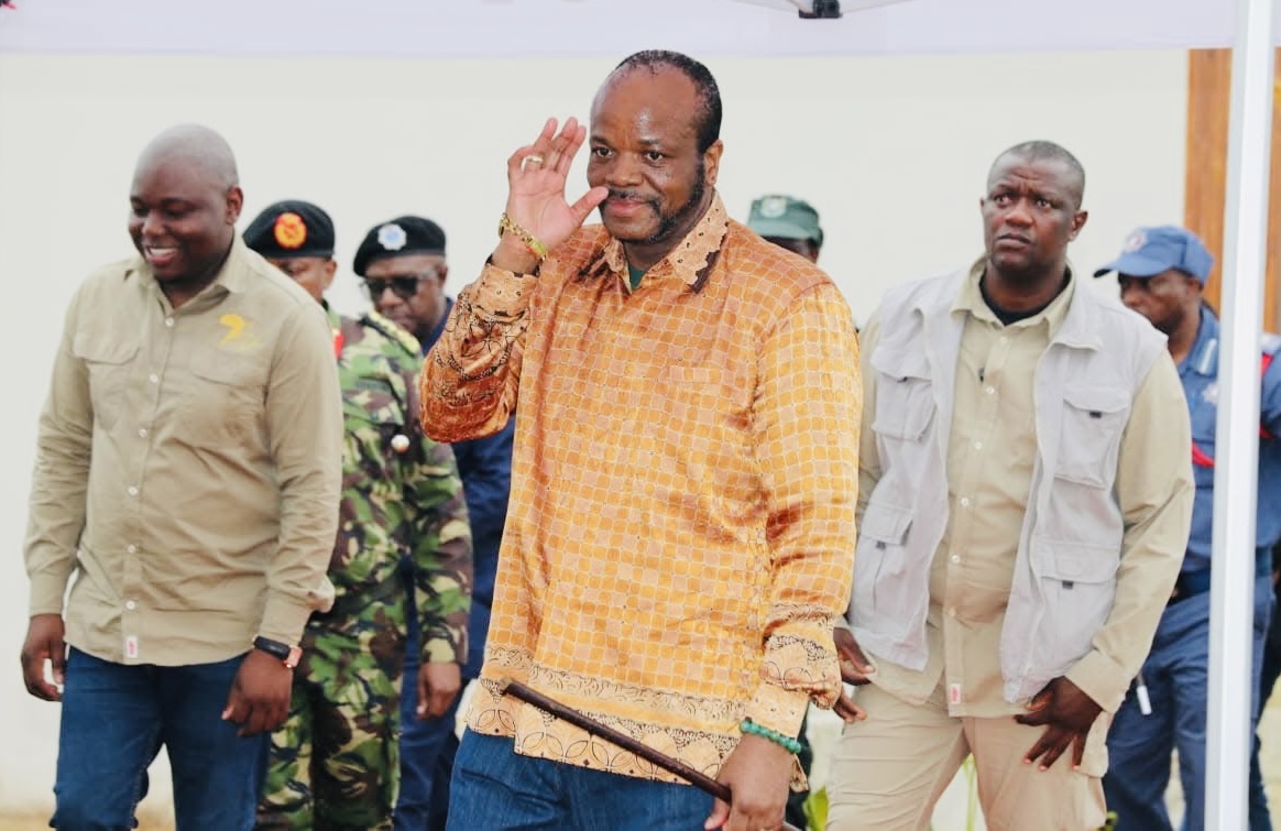 King Mswati tours Royal Jozini Private Game Reserve, applauds tourism project.