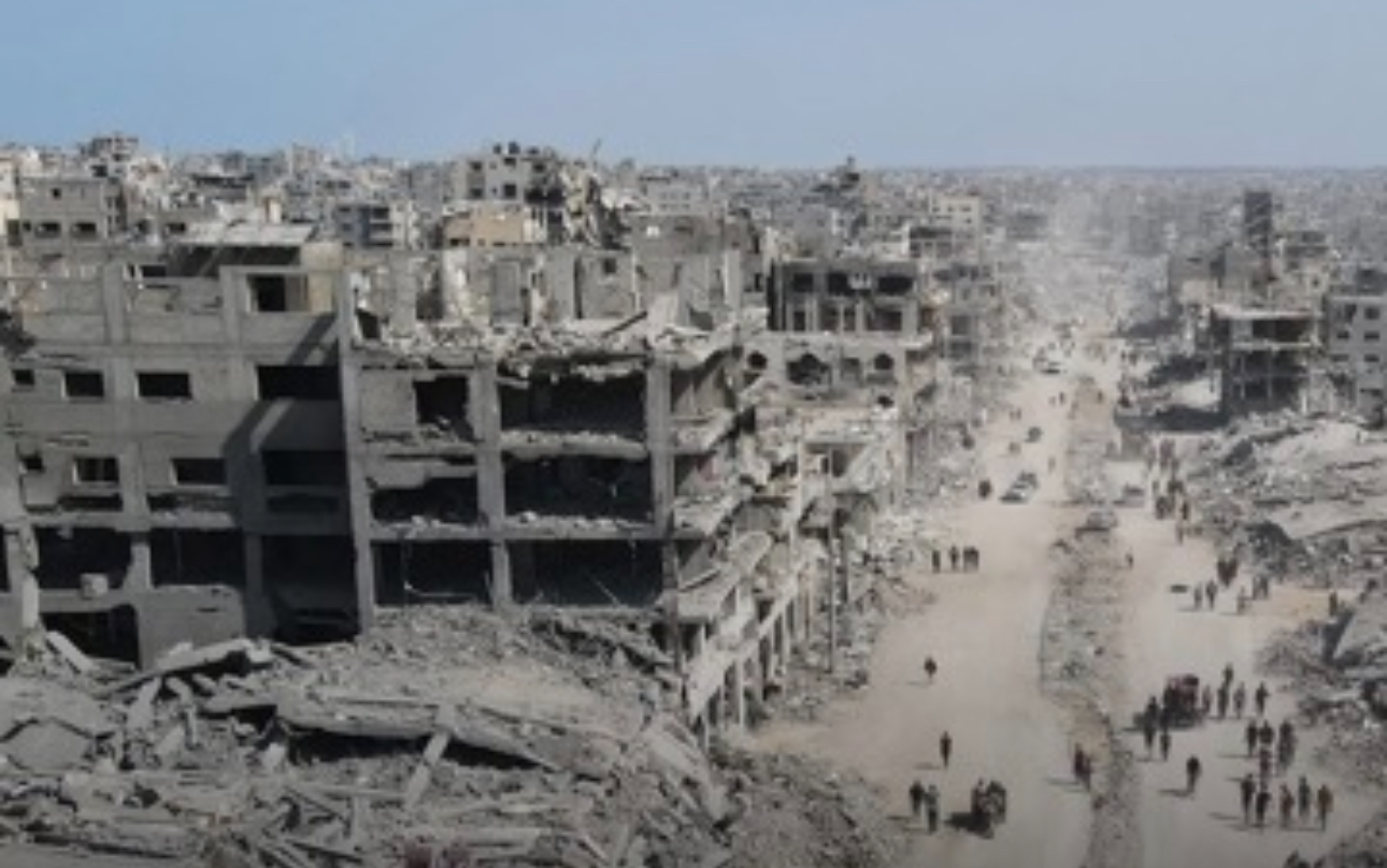 Israel halts aid into Gaza until further notice, accuses Hamas of violating ceasefire agreement.