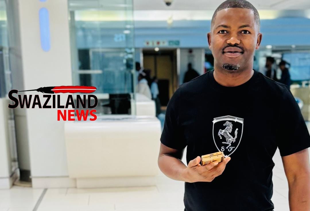  Editor Zweli Martin Dlamini donates R20,000.00 for LaMgabhi eTiyeni uMphakatsi Christmas Football Tournament.