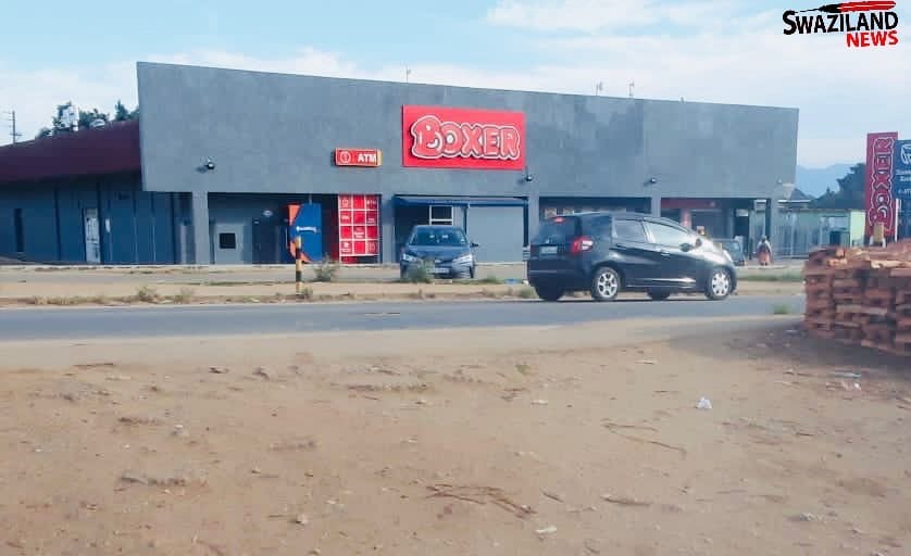 Sigodvweni police run to Mathangeni Boxer Supermarket as Administration Clerk Melusi Xulu fights colleague over cashier girlfriend, intimate relationships undermining customer service.