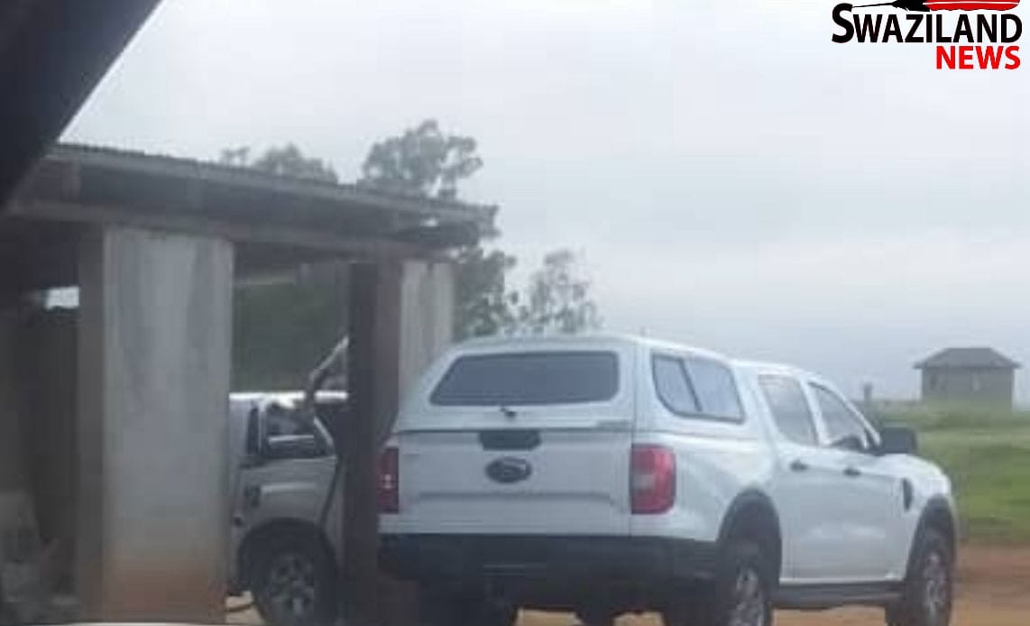 EXPOSED:Army Commander Moses Mashikilisane Fakudze allegedly caught stealing petrol and diesel at Phocweni Barracks.