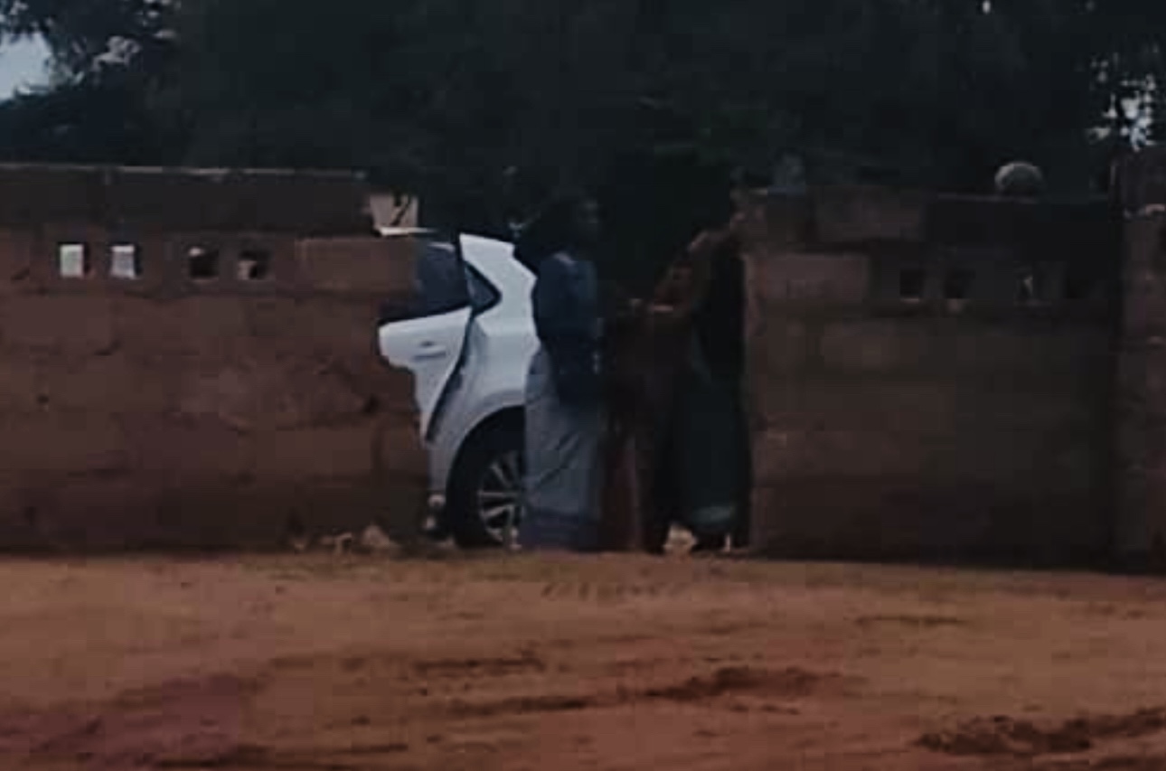 Inkhosikati Thulile Dlamini leaves husband Elliot Khumalo, runs to Nyakatfo uMphakatsi for ‘kuzilela’ her other husband the late Chief Jubiphathi Magagula.