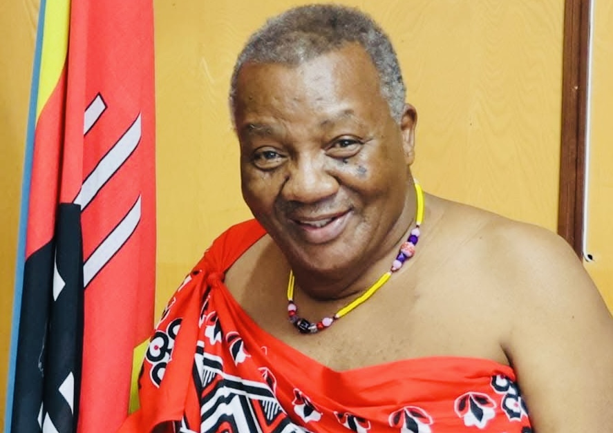 Ex-Prime Minister Absalom ‘AT’ Dlamini to comment whether alleged serial rapist Alpheous Nxumalo was fit to become a Government Spokesperson, says “asekuphele nangu umkhuhlane Mlangeni sitawubese siyayiteka”.