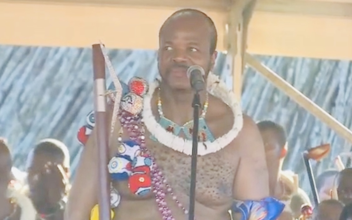 King Mswati disperses emaButfo after ‘kuvuna’, wants eSwatini to achieve food security.
