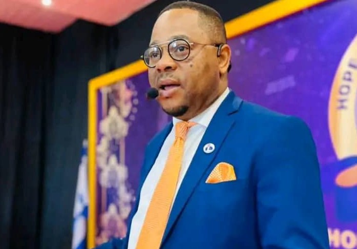 Prophet Mkhemetelo ‘Elijah Fire’ Mkhatjwa who insulted Worship Centre Pastor Justice Dlamini accusing him of owning a snake says he can’t afford to pay R500,000.00 for defamation, wants court to reduce amount.